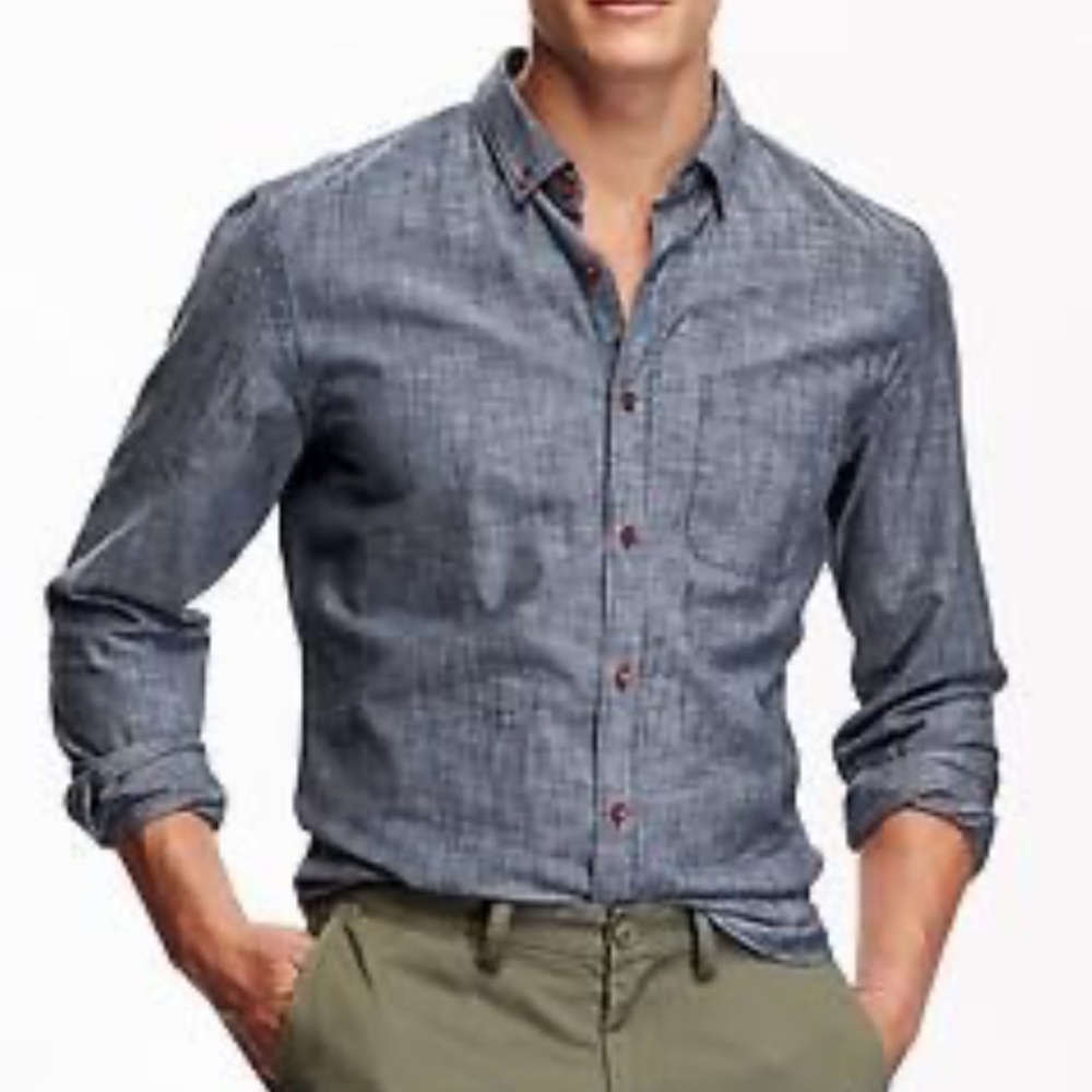 3/$10 Old Navy Blue Chambray Slim Fit Casual Button Down Shirt